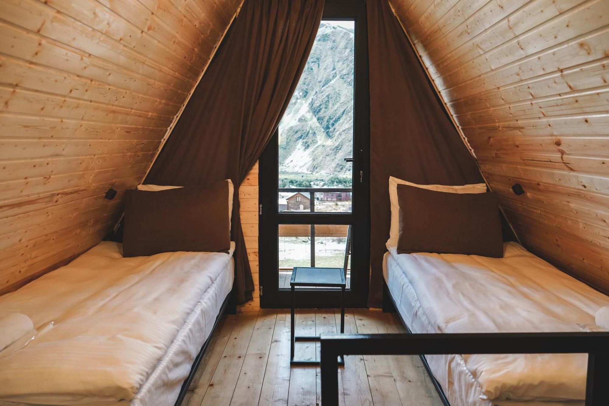 Lonely Mountain Villa Kazbegi Kültér fotó