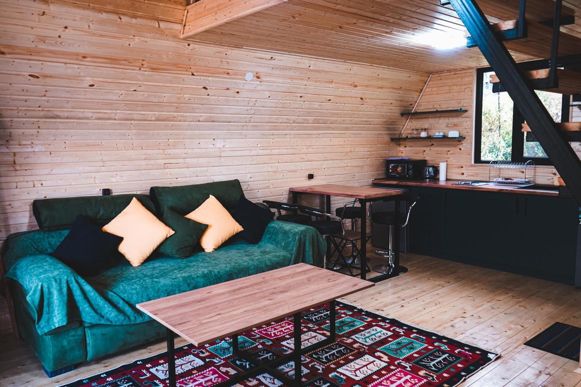 Lonely Mountain Villa Kazbegi Kültér fotó