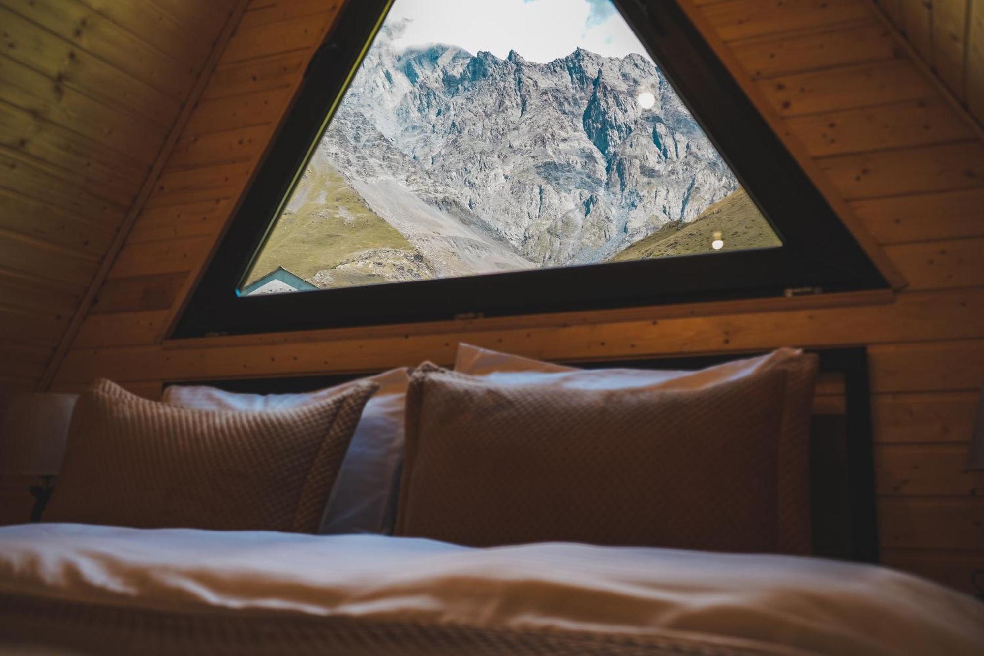 Lonely Mountain Villa Kazbegi Kültér fotó