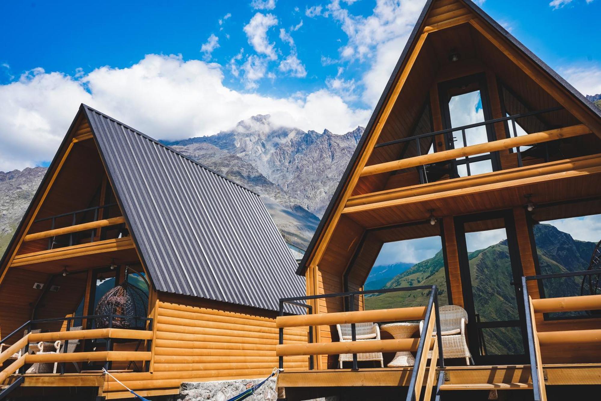 Lonely Mountain Villa Kazbegi Kültér fotó