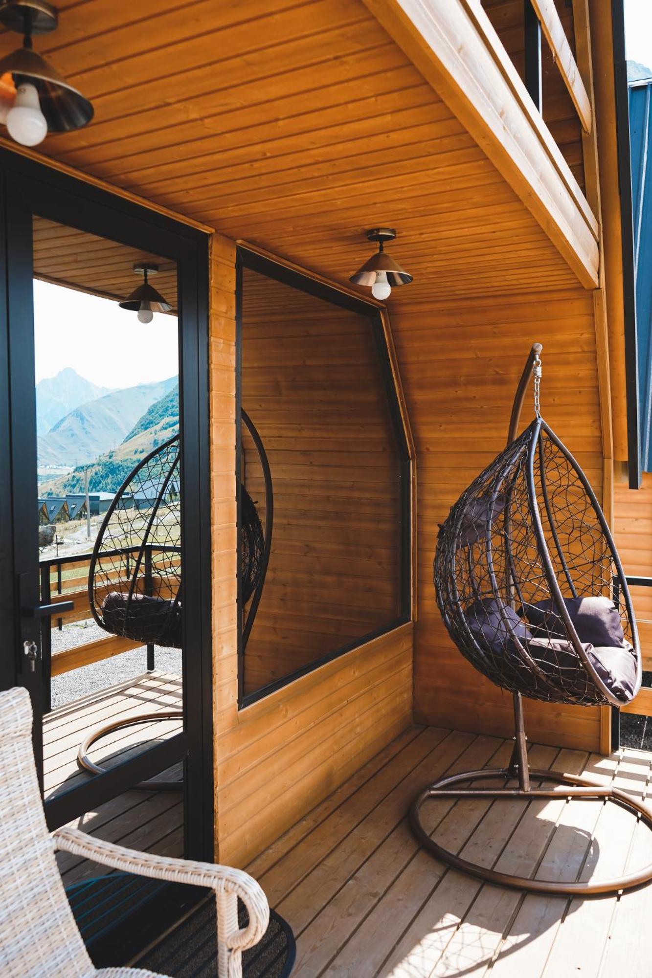 Lonely Mountain Villa Kazbegi Kültér fotó