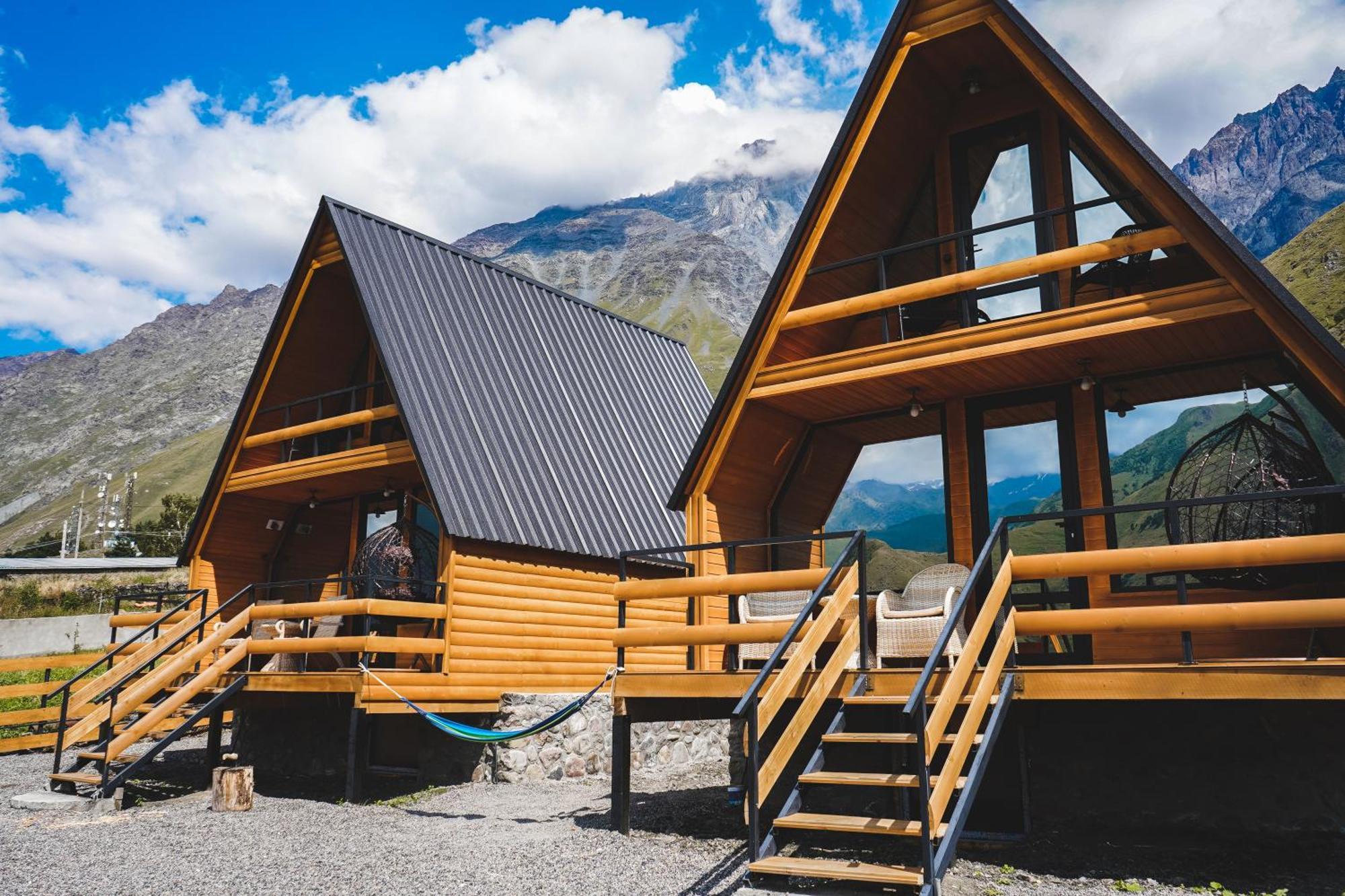 Lonely Mountain Villa Kazbegi Kültér fotó